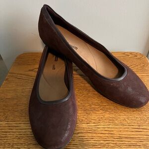 Clark’s Collection soft cushion Slip on shoes Sz 11
